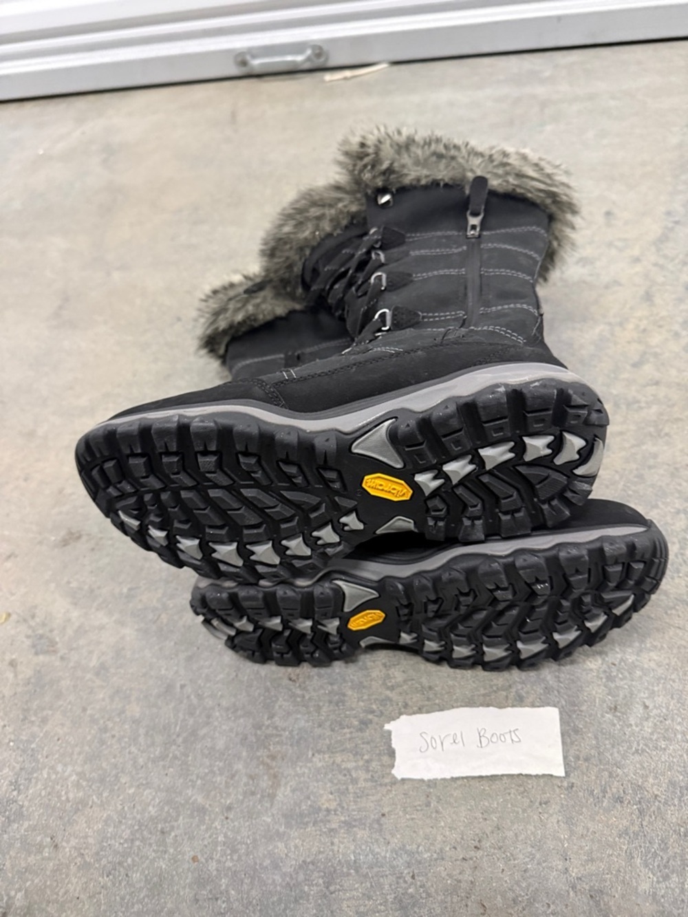 Eddie Bauer Black Lace-Up Winter Boots with Faux Fur Cuff - Picture 5 of 6